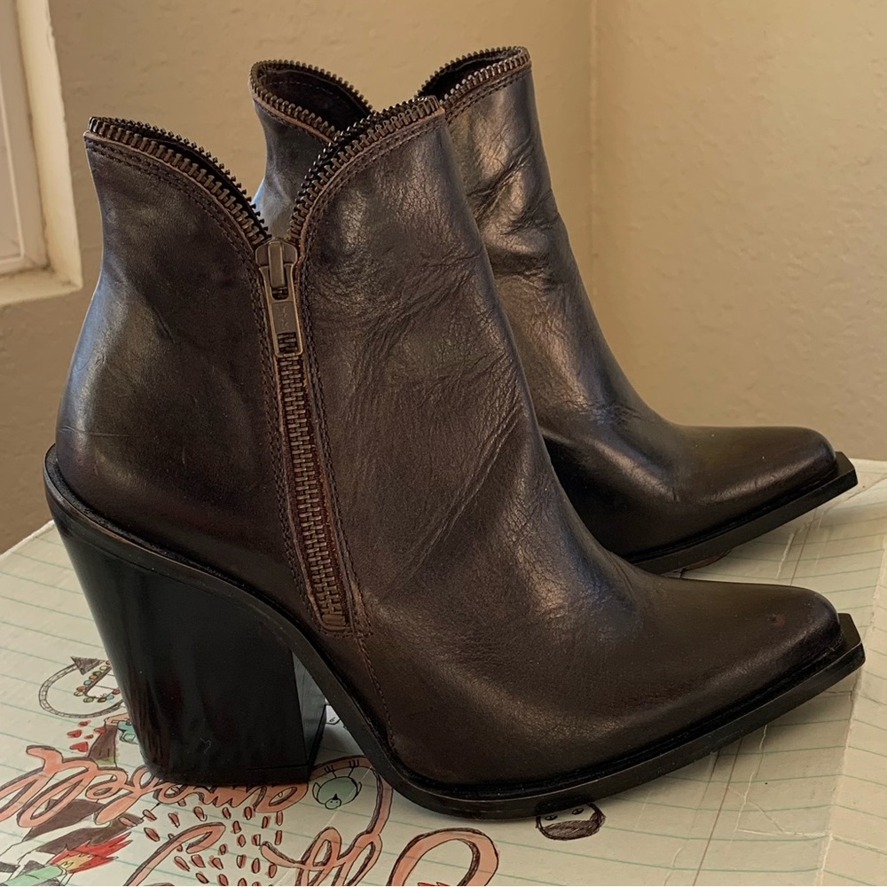 Jeffrey Campbell Leather Zip Short Boots Brown Size 6 NEW
